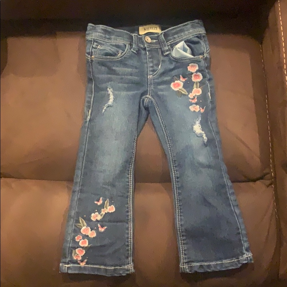 Toddler jeans never worn. The tags were taken off.